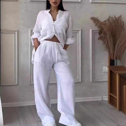 Completi da donna a due pezzi: camicia abbottonata e pantaloni