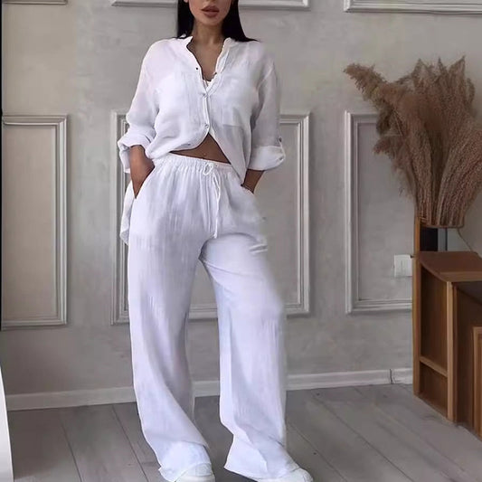 Completi da donna a due pezzi: camicia abbottonata e pantaloni
