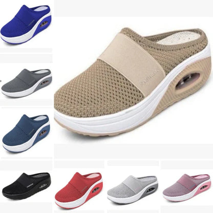 Pantofole da donna casual in tessuto traforato, con fondo piatto e tacco inclinato